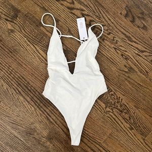 White one price bathing suit